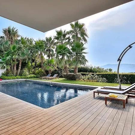 Beautiful With 5 Bedrooms * Binissafuller
